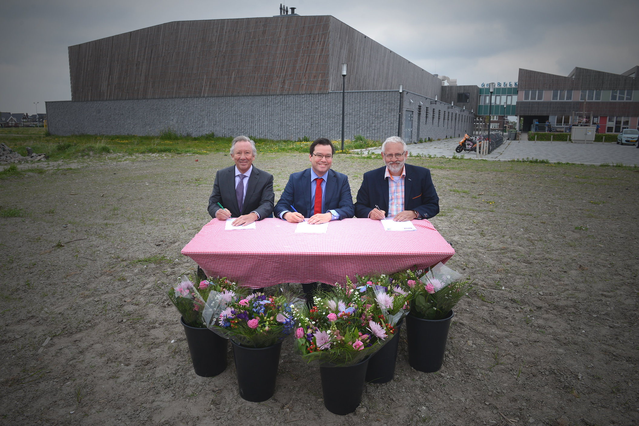 Supermarkt, winkels en zorgappartementen in Bangert en Oosterpolder